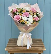 Букет цветов из:  Гвоздики, Орхидеи и Розы #REPLACE_PRED# Бачатском