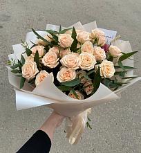 Букет Кремовые розы Латте в Бачатском