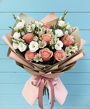 Букет цветов из:  Розы, Альстромерии и Лизиантусы в Бачатском