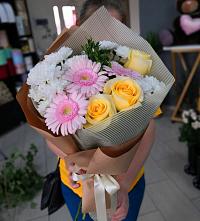 Букет цветов из:  Герберы, Розы и Хризантемы в Бачатском