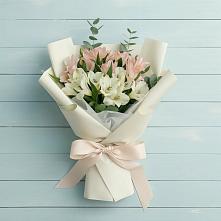 Букет цветов из:  Альстромерии в Бачатском