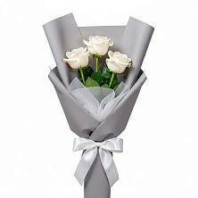 Букет 3 белые розы в Бачатском