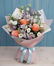 Букет цветов из:  Лизиантусы, Розы, Альстромерии и Гипсофила в Бачатском