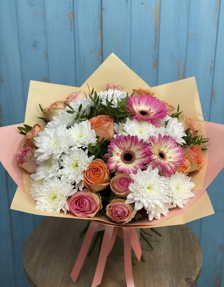 Букет цветов из: Розы, Герберы и Хризантемы в Бачатском