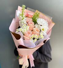 Букет цветов из:  Хризантемы и Розы в Бачатском