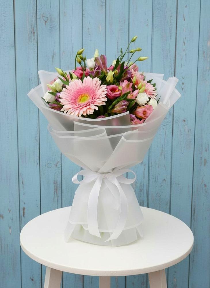 Букет цветов из: Герберы, Альстромерии и Лизиантусы в Бачатском