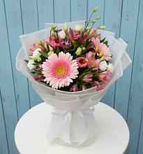 Букет цветов из:  Герберы, Альстромерии и Лизиантусы в Бачатском