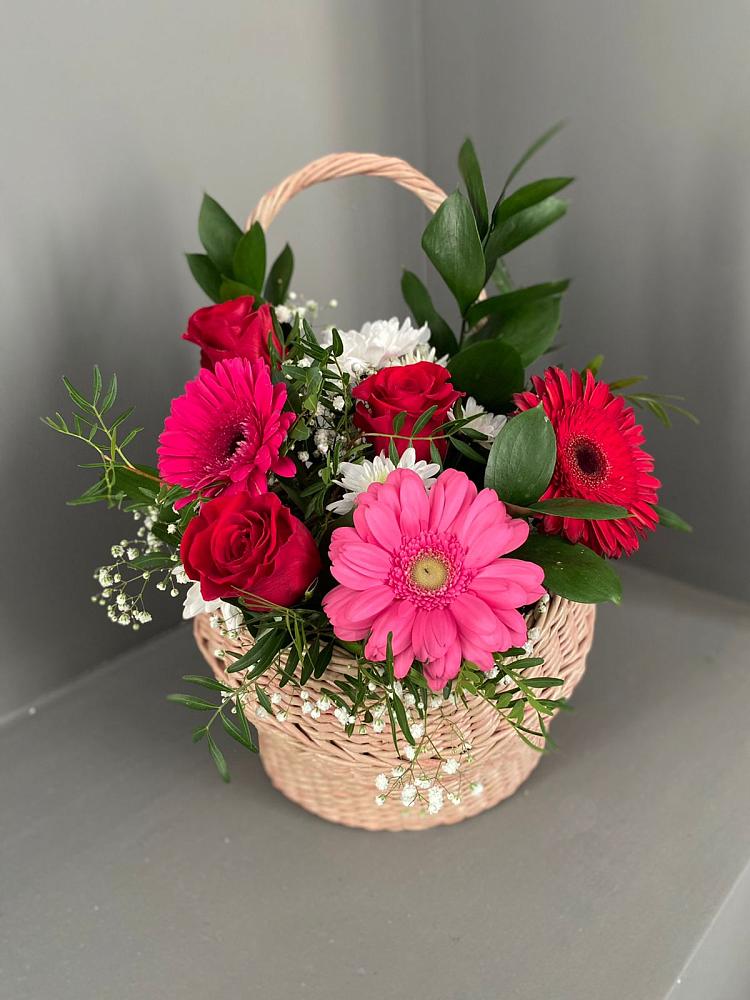 Цветочная композиция из Розы, Хризантемы и Герберы в корзине в Бачатском