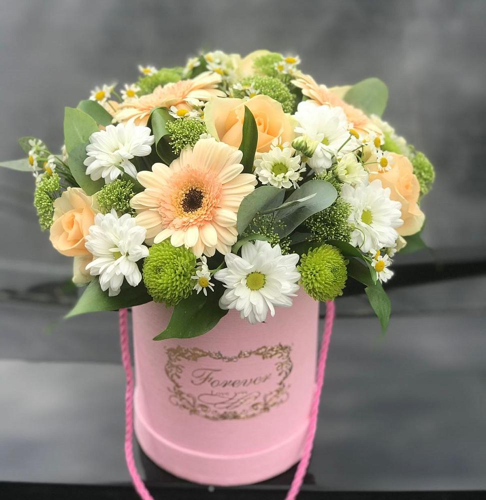 Цветочная композиция из Розы, Герберы и Хризантемы в шляпной коробке в Бачатском