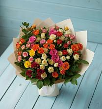 Букет Микс из разноцветных кустовых роз в Бачатском
