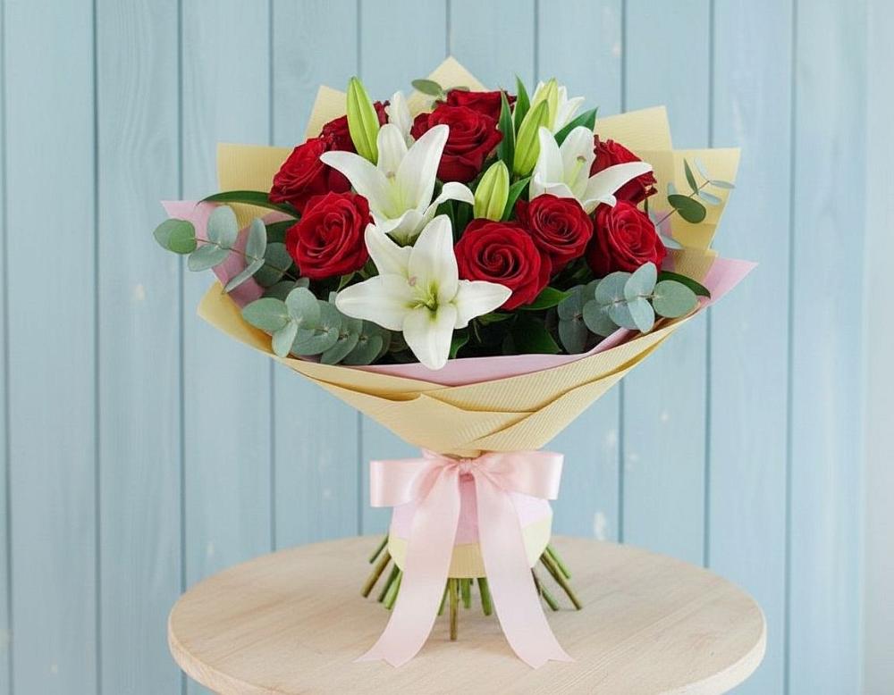 Букет цветов из: Лилии и Розы в Бачатском